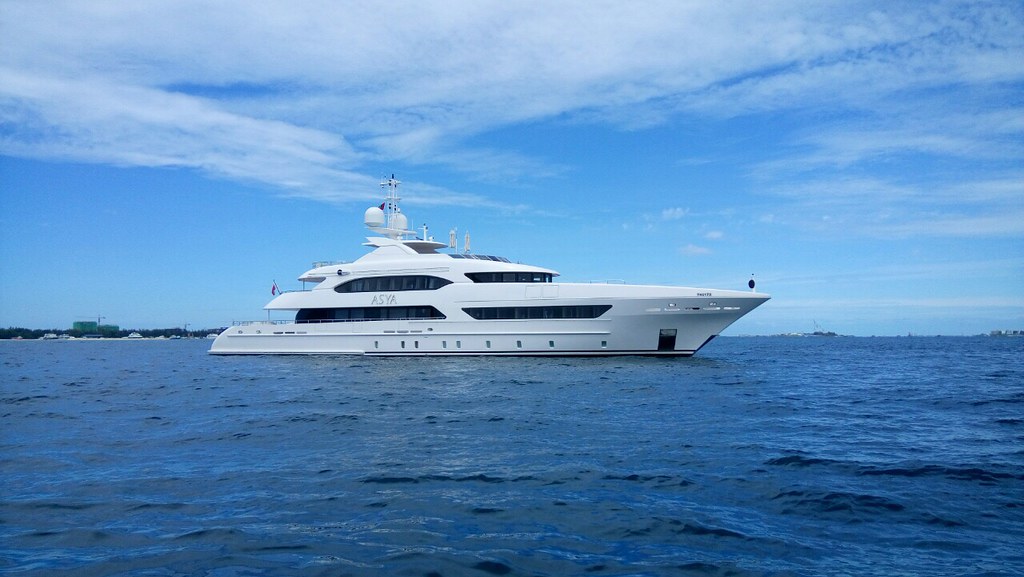Motor yacht ASYA photographed in Maldivian waters