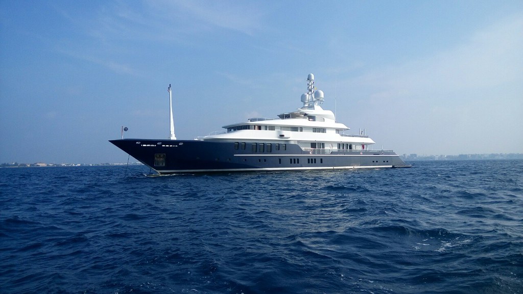 Motor yacht Triple Seven photographed in Maldivian waters
